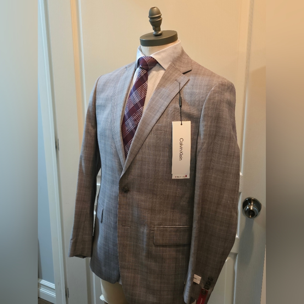 Calvin Klein Men's Plaid Gray/light blue Suit 42R/36W